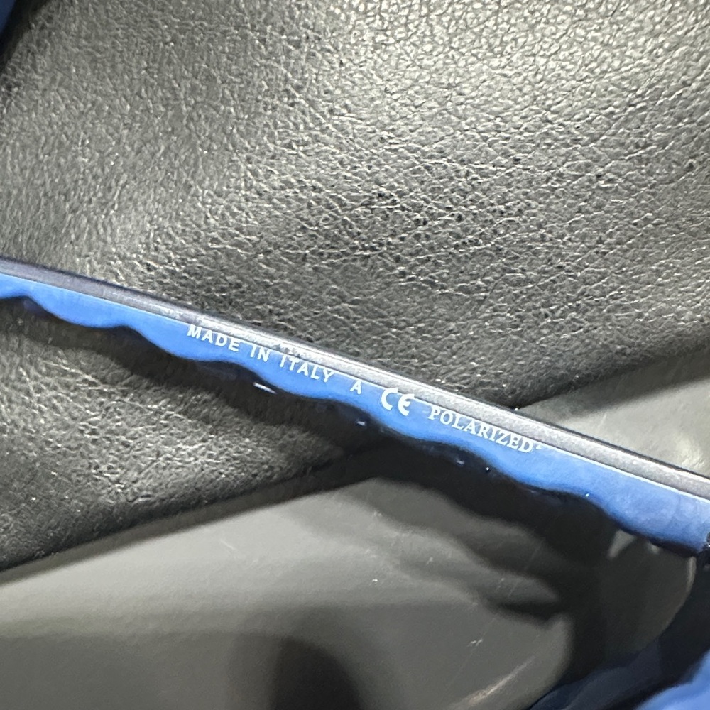 CHANEL Sunglasses in Navy Blue with Royal blue accents - Picture 7 of 8